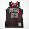 Mitchell & Ness  Bulls Jordan 1995-1996 Black Red Pinstripe Jersey